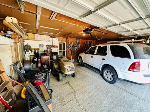 743 Tyler Rd, Meskegon MI 49445-9333 exterior