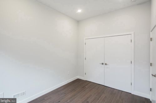 2120 Franklin St, Philadelphia PA 19133-2107 exterior