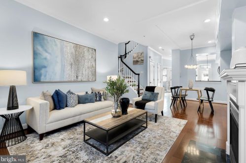 27 Logan Cir, Washington, DC 20005-3761