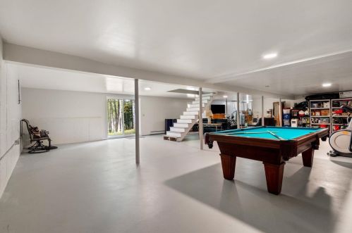 143 Bear Hill Rd, Concord NH  03307-1413 exterior