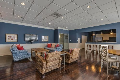 1660 Prospect Ave, Milwaukee WI 53202-2400 exterior