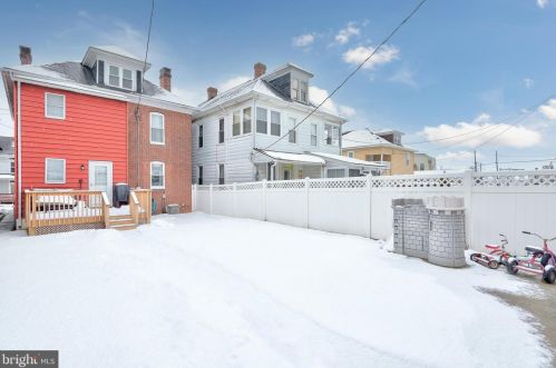 373 High St, Hanover PA 17331-3922 exterior