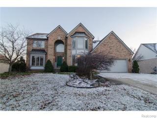 40627 Delta Dr, Northville, MI 48168-3237