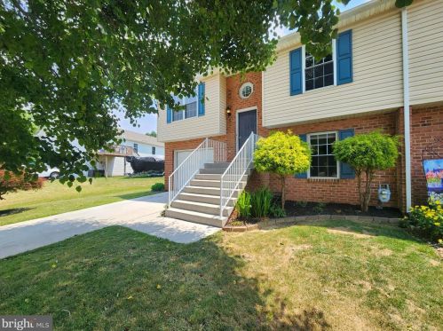 822 Logan Ln, Hanover PA  17331-7814 exterior