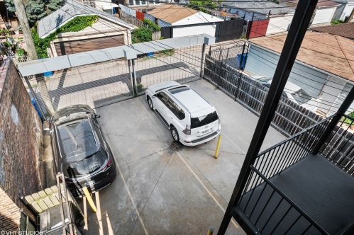 6018 Rockwell St, Chicago IL 60659-4050 exterior