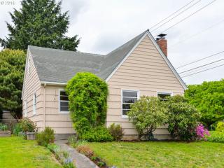 4845 40th Ave, Portland, OR 97211-8136