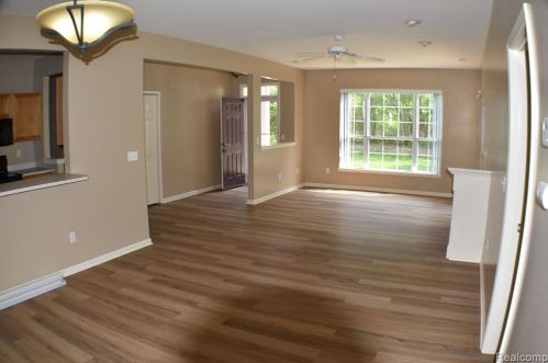 16364 Grandview Dr, Macomb Township MI 48044-4068 exterior