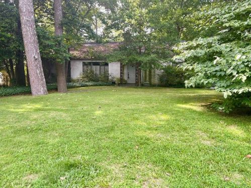 658 Darlington Cir, Atlanta, GA 30305-2705