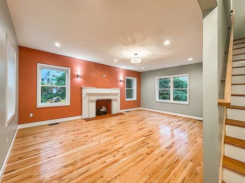 74 Forest Glen Rd, Springfield MA  01106-1115 exterior