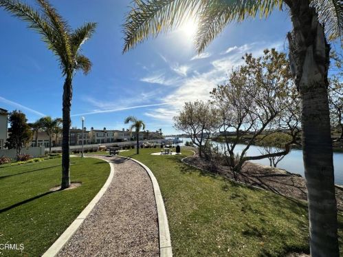 1350 Bayside Cir, Oxnard CA  93035-2148 exterior