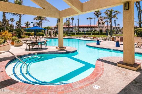 4687 San Sebastian Dr, Oxnard CA  93035-3644 exterior