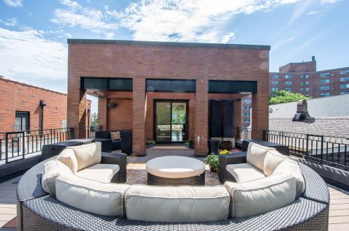 2725 Kenmore Ave, Chicago IL 60614-1305 exterior