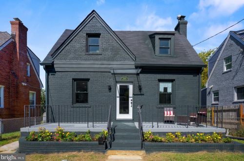 5020 Hanna Pl, Washington DC  20019-5818 exterior