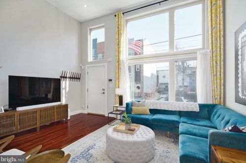 1314 20th St, Philadelphia, PA 19146-3247