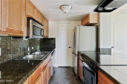 8811 12 Pl, Phoenix AZ 85014-5106 exterior