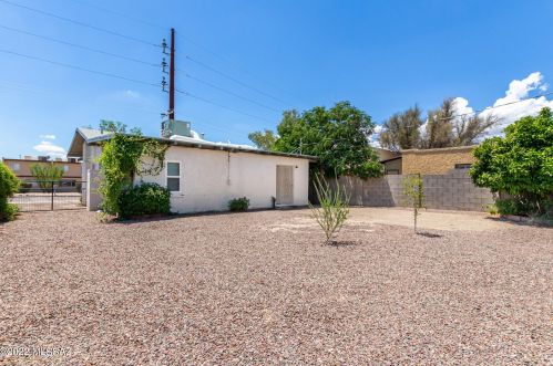 1325 8 St, Tucson AZ 85719-5517 exterior