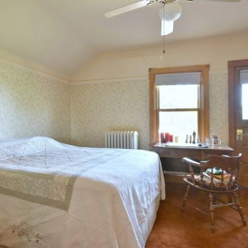 124 Kenmore Ave, Elmhurst IL 60126-3516 exterior