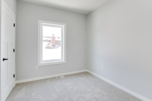 1377 James Ave, Saint Paul MN 55105-2551 exterior