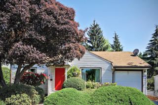 8214 22nd Ave, Seattle WA  98115-4514 exterior