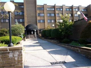 1000 Grandview Ave, Pittsburgh PA  15211-1362 exterior