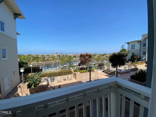 1447 Windshore Way, Oxnard CA 93035-1405 exterior