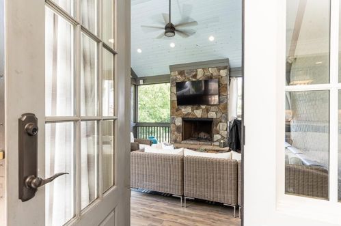 2504 Birchwood Dr, Atlanta GA 30305-3820 exterior