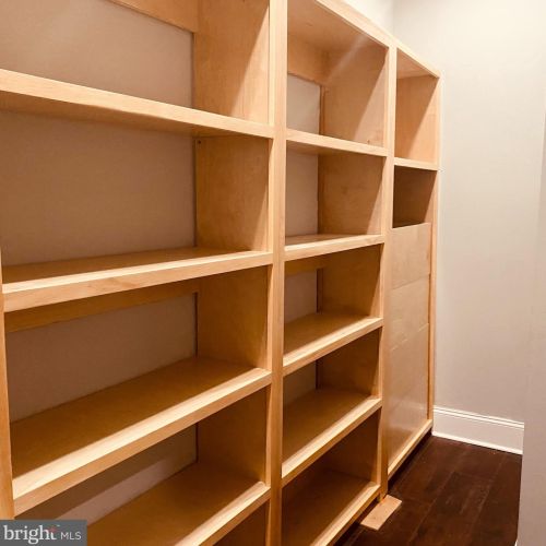 776 Front St, Philadelphia PA 19147-3523 exterior