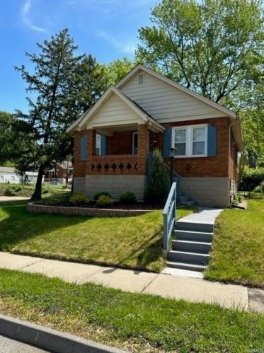 3530 Lindscott Ave, Saint Louis MO  63114-4215 exterior