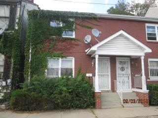 102 Alpine Ave, Pittsburgh PA  15212-4021 exterior