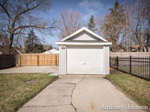 1221 Dickinson St, Grand Rapids MI 49507-2201 exterior