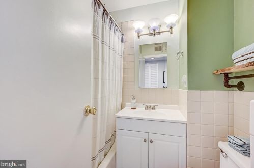 832 Kater St, Philadelphia PA 19147-2012 exterior