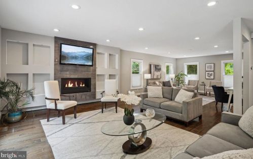 8819 Victory Ln, Rockville MD 20854-3643 exterior