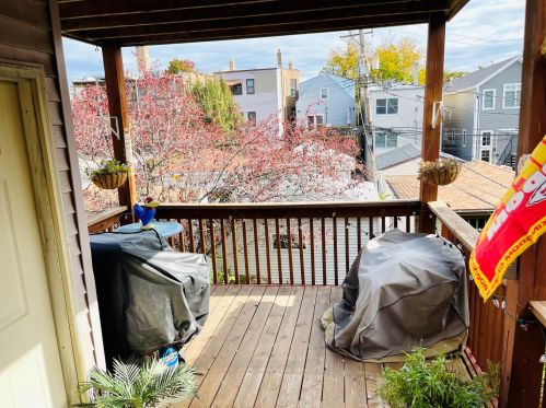 3429 Oakley Ave, Chicago IL 60608-6027 exterior