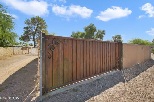 5985 9th Ave, Tucson AZ  85706-4001 exterior