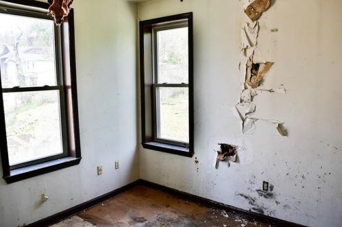 4821 Monongahela St, Pittsburgh PA 15207-1668 exterior