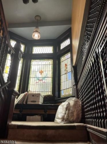 32 Cloverhill Pl, Montclair, NJ 07042-4834