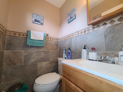 28 Silo Ln, Middletown NY 10940-2603 exterior