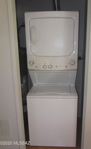 3008 Dickson Dr, Tucson AZ 85716-1722 exterior