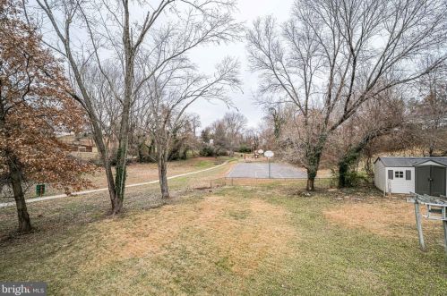 4110 Duvawn St, Alexandria VA 22310-2022 exterior