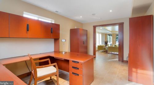 4512 Dolphin Ln, Alexandria VA 22309-3110 exterior