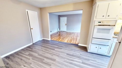 559 Anderson Ave, Cliffside Park NJ  07010-1701 exterior