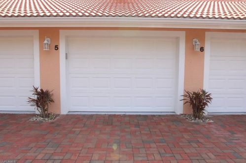 6660 Beach Resort Dr, Naples FL 34114-7516 exterior