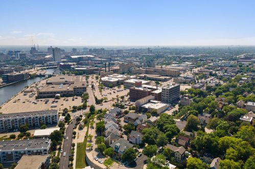 214 Vine St, Milwaukee WI 53205-1451 exterior