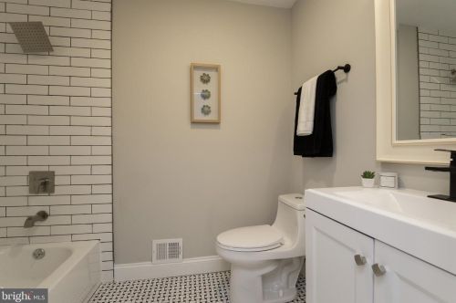 1411 Leister Dr, Silver Spring MD 20904-1548 exterior