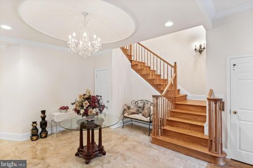 124 Bainbridge St, Philadelphia PA 19147-1866 exterior