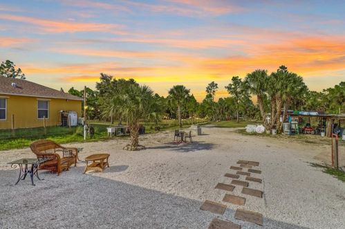 3575 20 Ave, Naples FL 34120-2377 exterior