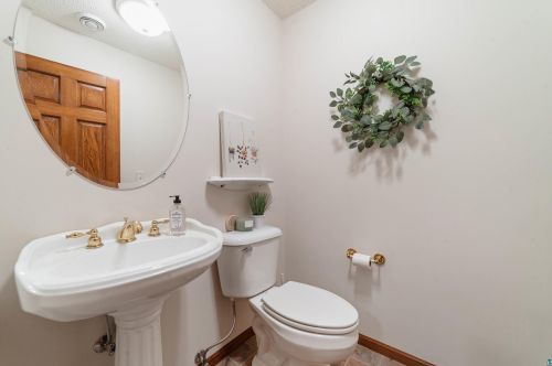 3001 Lavis Rd, Duluth MN 55804-9701 exterior