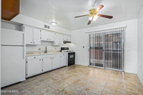 414 Silverbell Rd, Tucson AZ 85745-9385 exterior