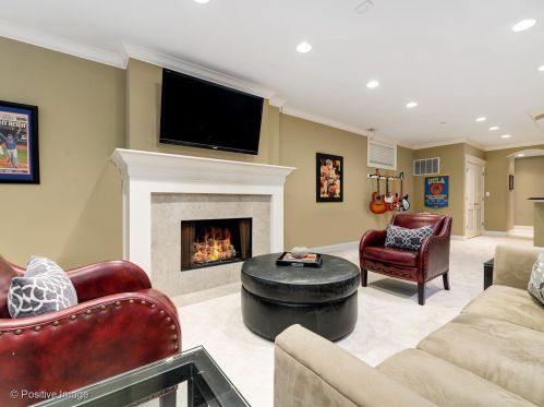 1707 Nelson St, Chicago IL 60657-3027 exterior