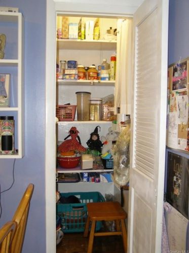 18 Pleasant Vw Rd, Poughkeepsie NY 12603-1420 exterior